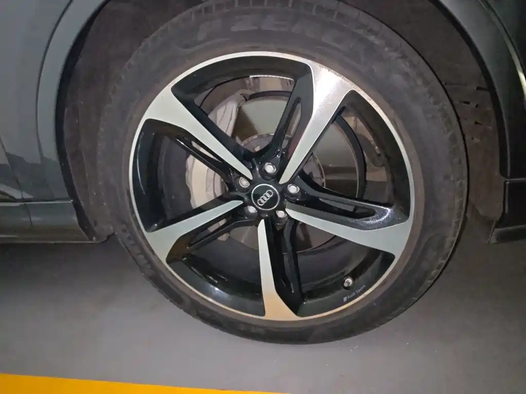 Audi Q7 — миниатюра 8