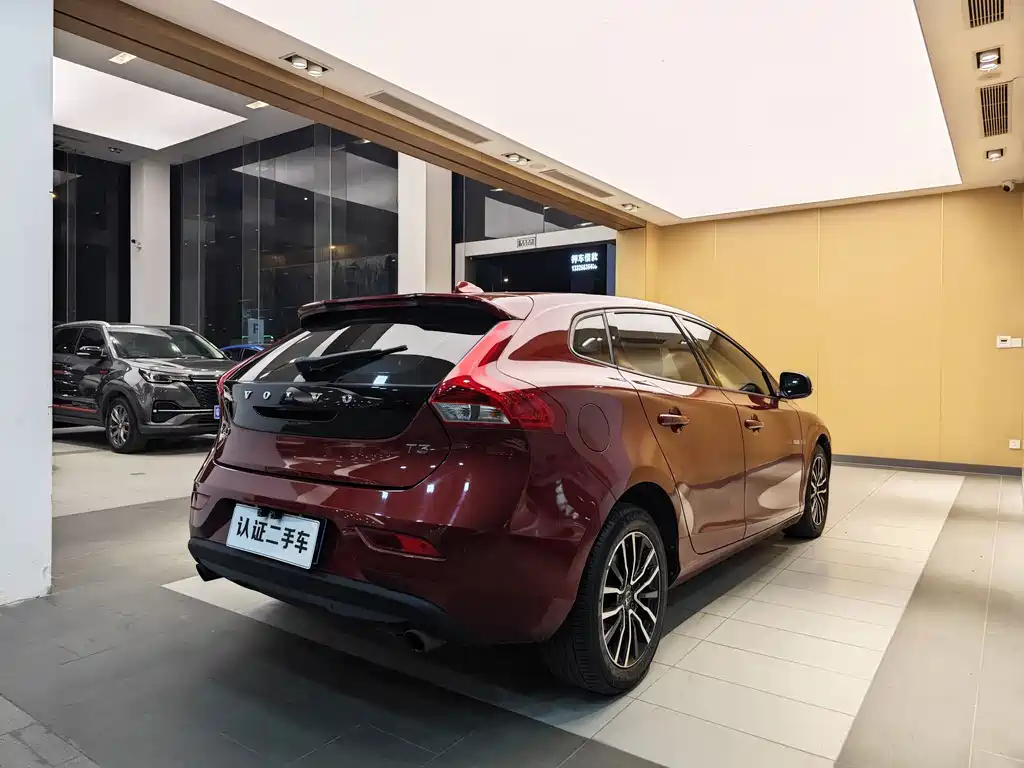 Volvo V40 — миниатюра 28