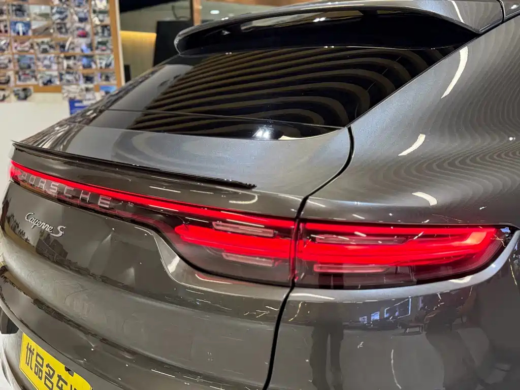 Porsche Cayenne — миниатюра 8