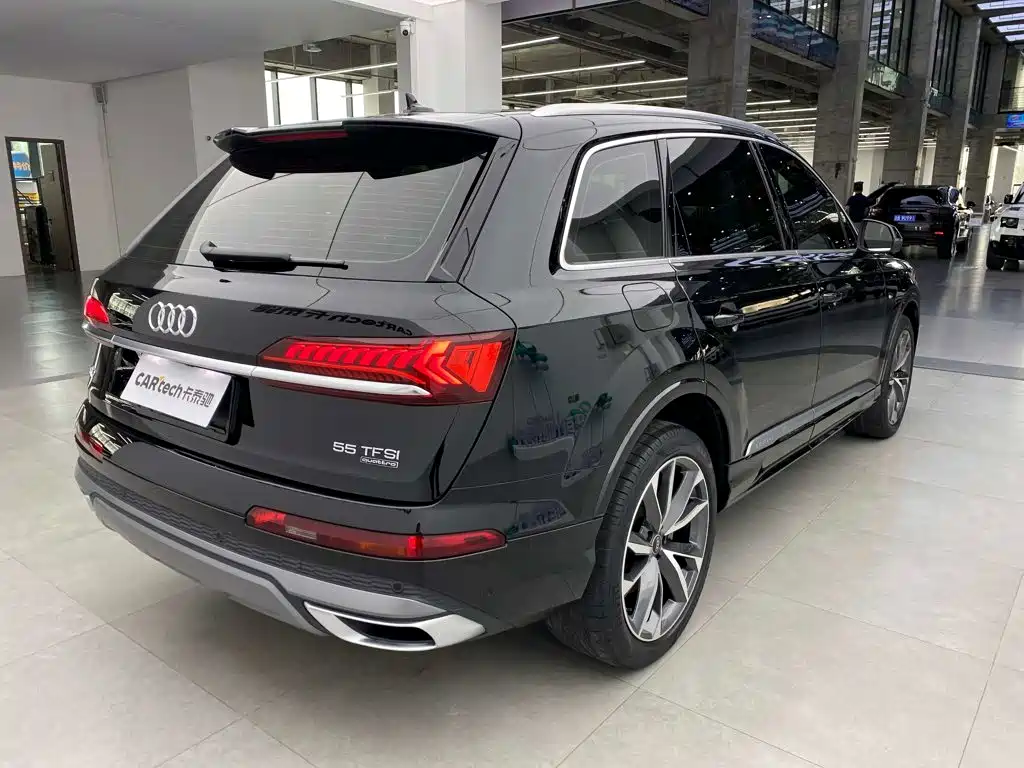 Audi Q7 — миниатюра 3
