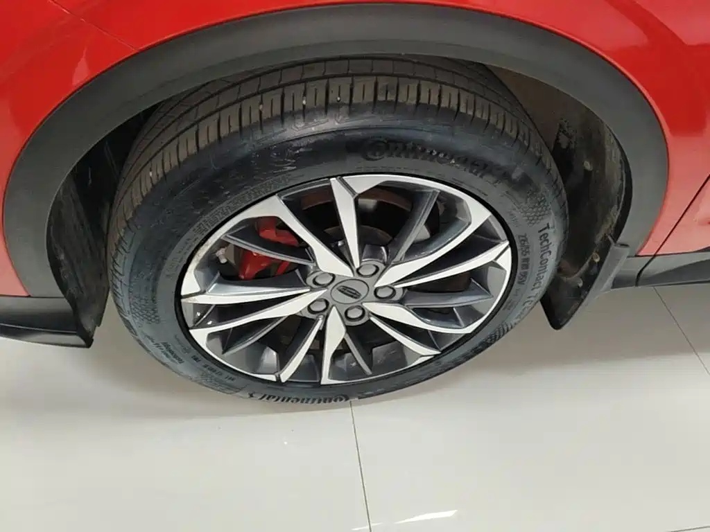 Geely Binyue — миниатюра 23