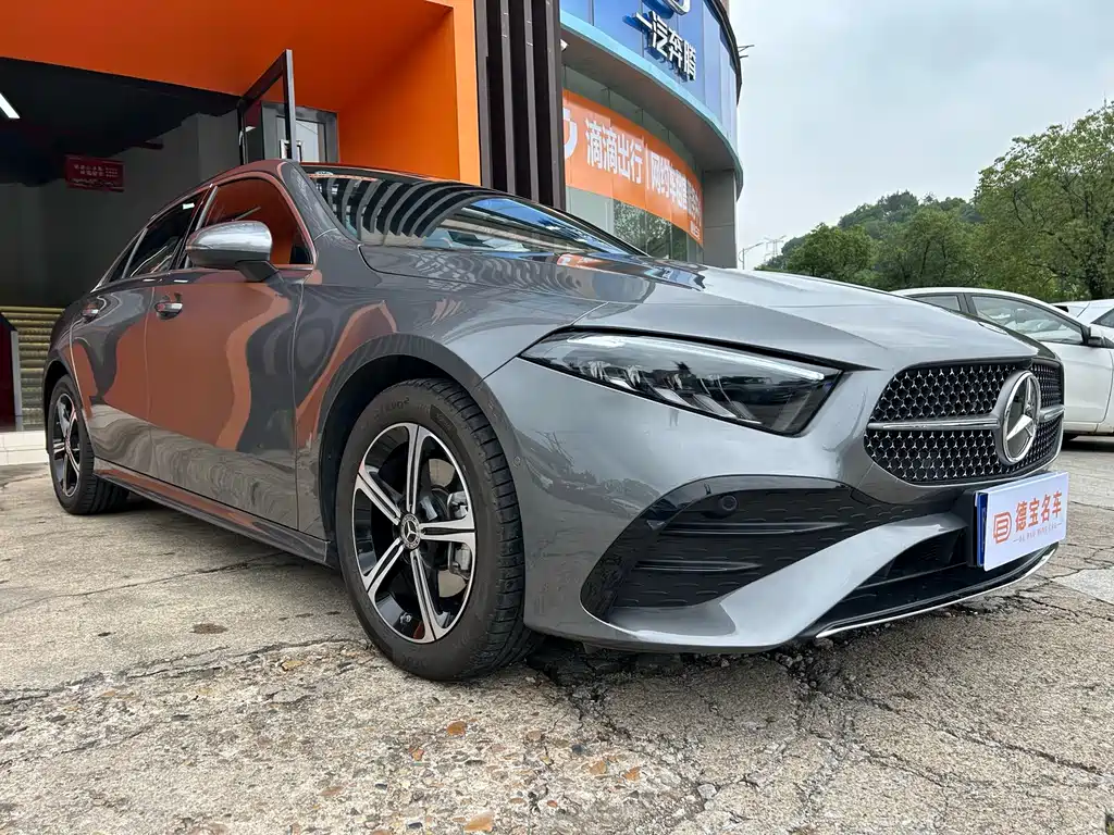 Mercedes-Benz A-Class A 2025 A 200 L Fashion