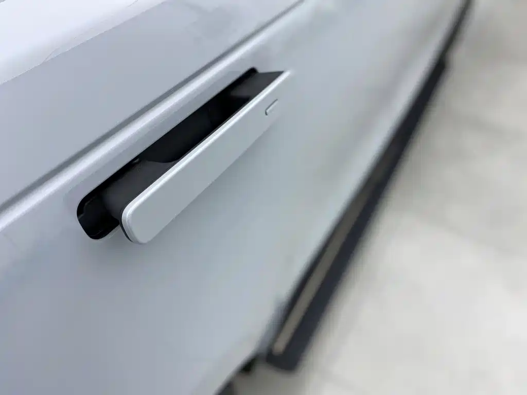 Land Rover Velar — миниатюра 14