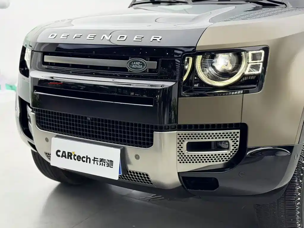 Land Rover Defender — миниатюра 10