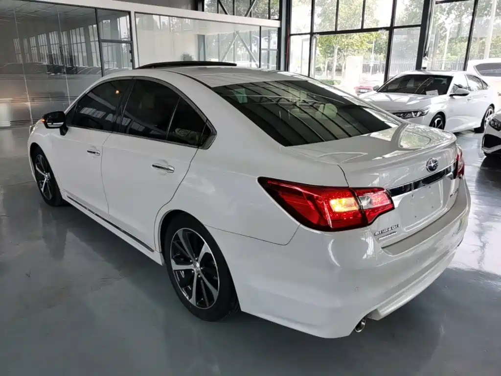 Subaru Legacy — миниатюра 5