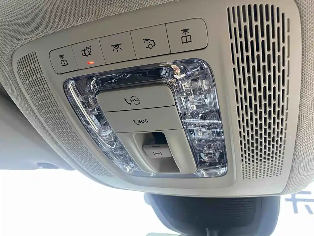 Mercedes-Benz GLE (Import) — миниатюра 25