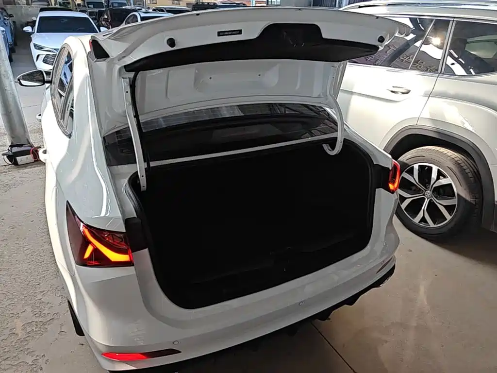 Roewe i5 — миниатюра 19
