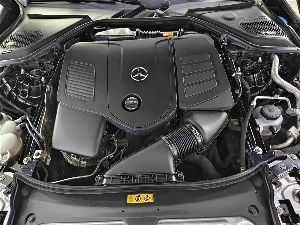 Mercedes-Benz E-Class — миниатюра 12