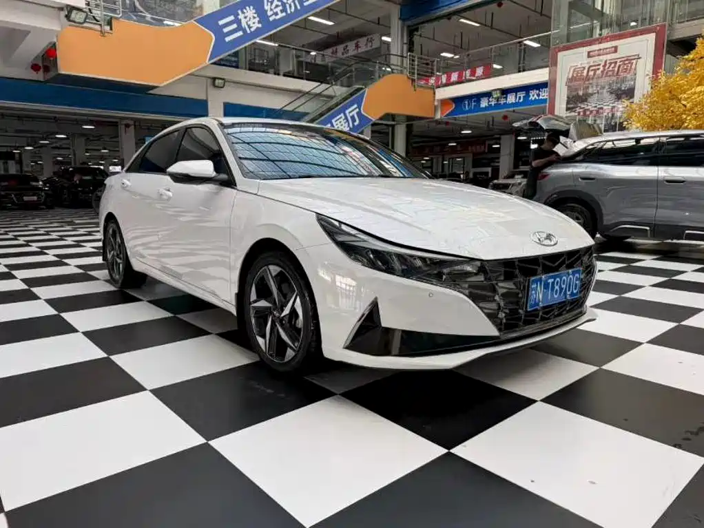 伊兰特 2022款 240TGDi DCT LUX尊贵版 2022