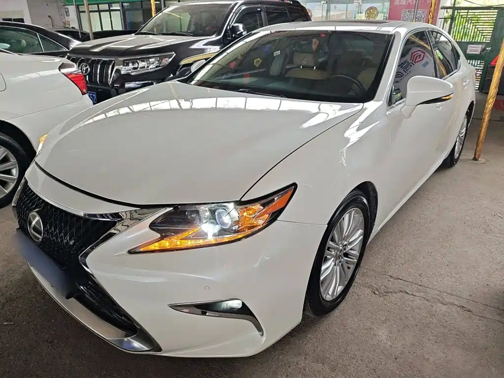 Lexus ES — миниатюра 2