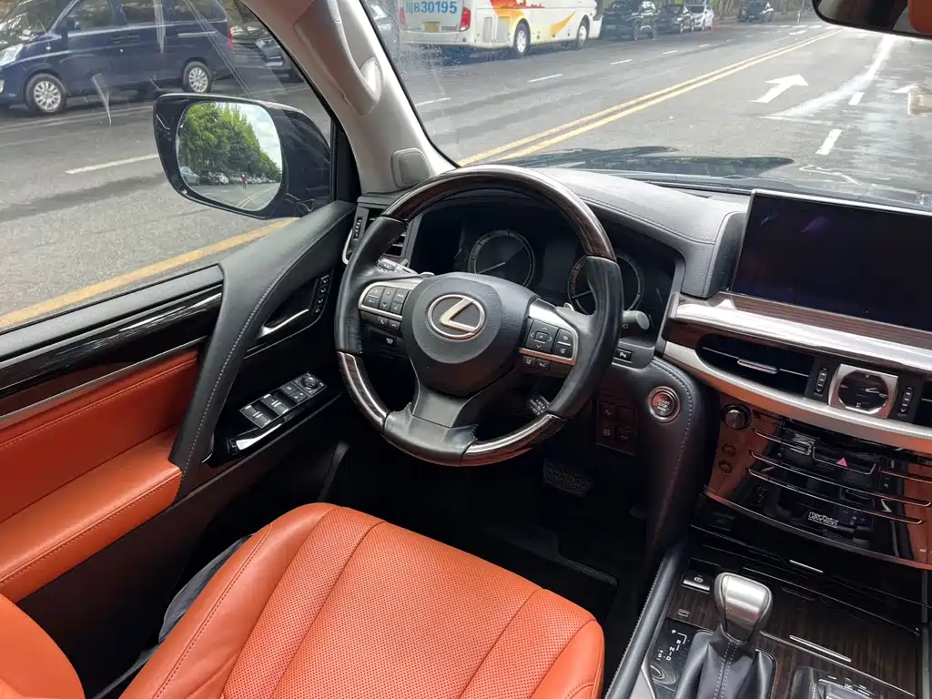 Lexus LX 2017 570 Luxury