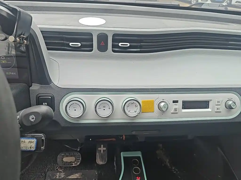 Wuling MINIEV — миниатюра 13