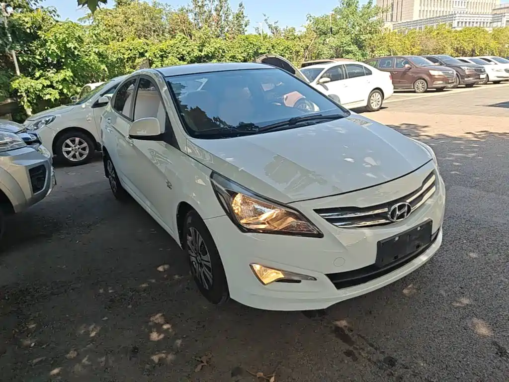 Hyundai Verna — миниатюра 4