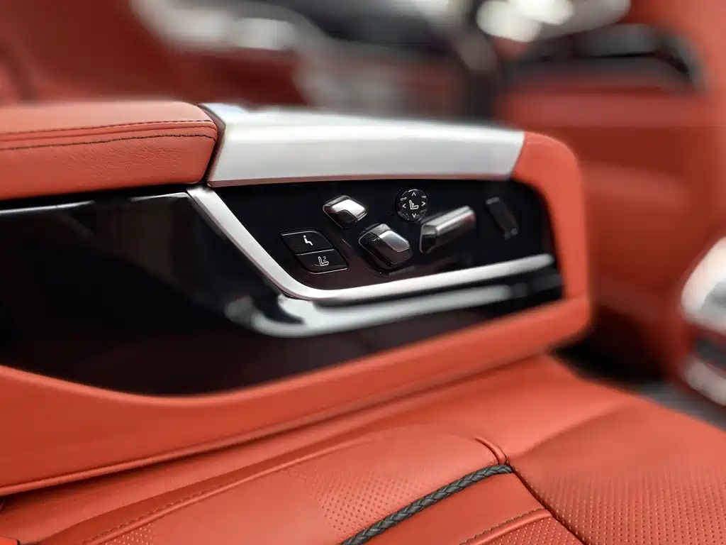 BMW 7 Series — миниатюра 24
