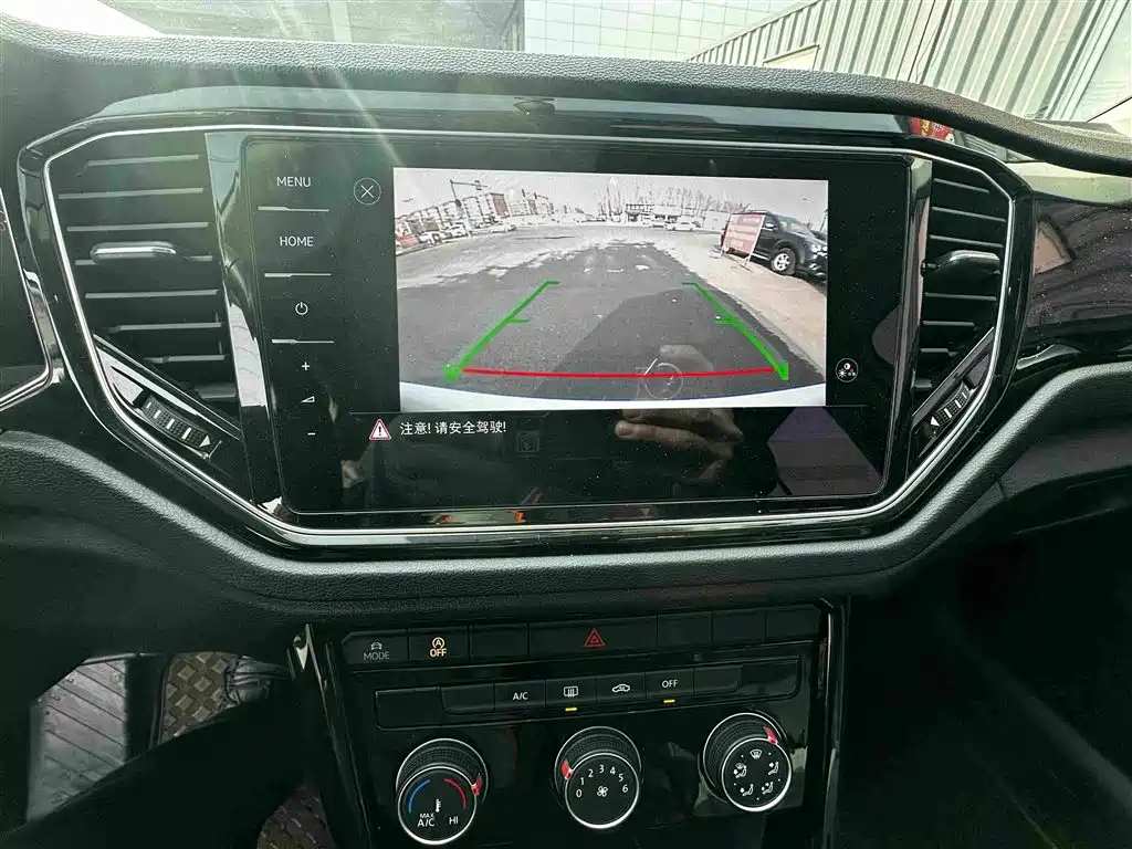 Volkswagen T-Roc — миниатюра 10