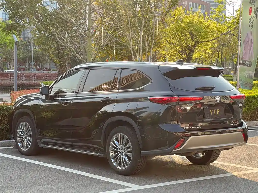 Toyota Highlander 2024 380T 7 мест