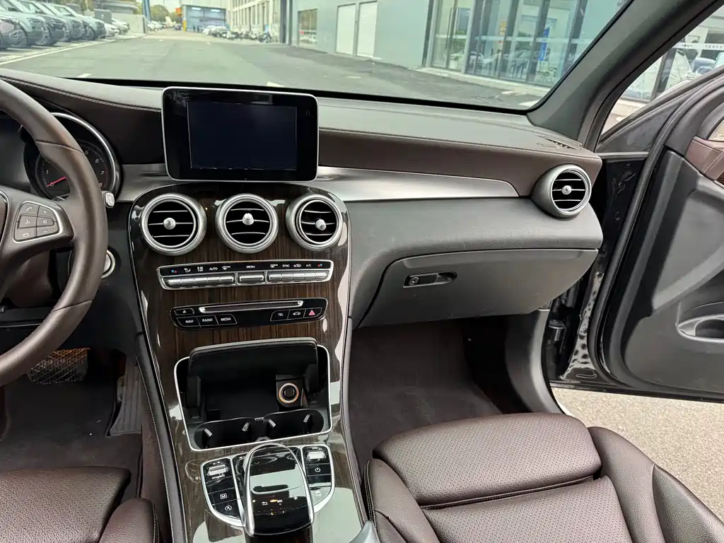 Mercedes-Benz GLC 2018 GLC 260 4MATIC Luxury