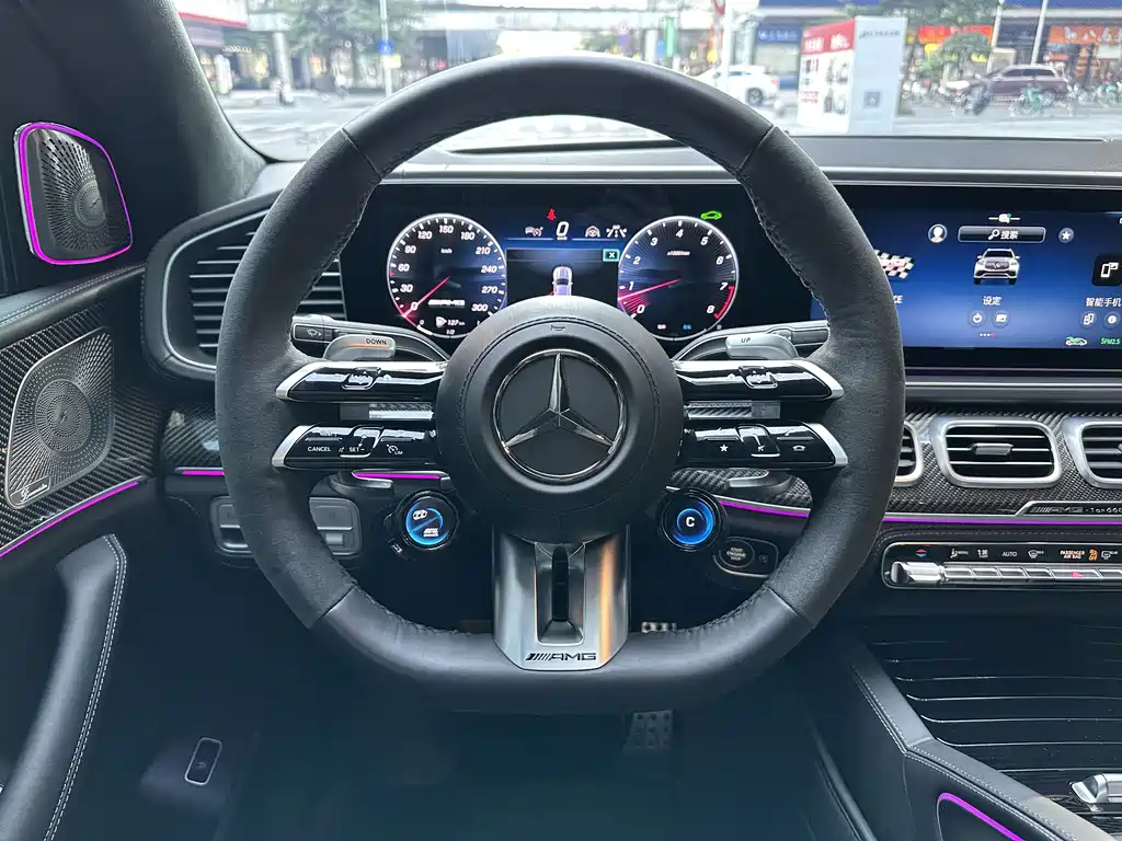 MERCEDES-BENZ GLS AMG