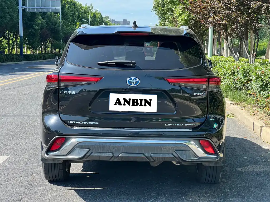 Toyota Highlander 2022 2.5L 7 мест
