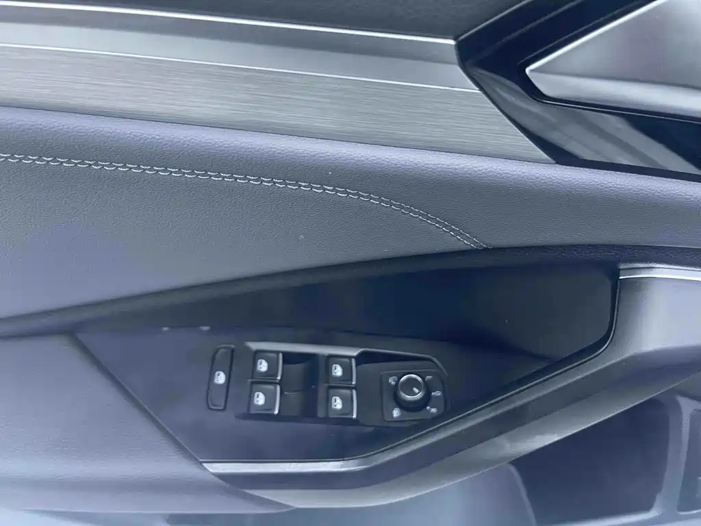 Volkswagen Sagitar — миниатюра 8