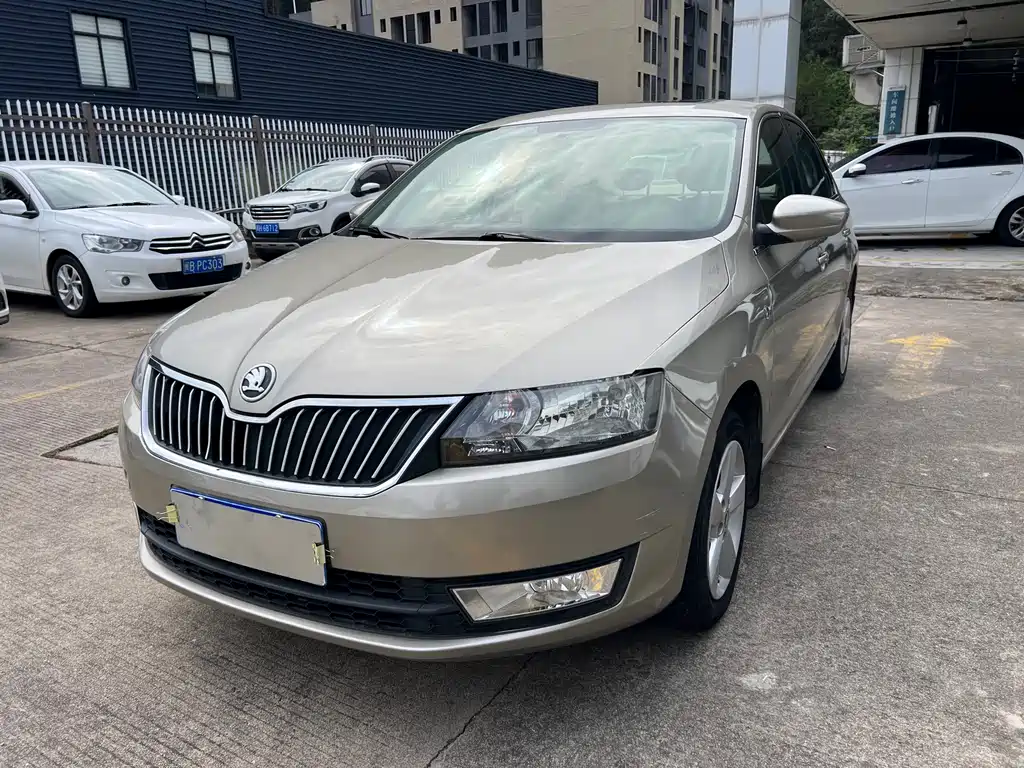 Skoda Rapid 2013 1.6L MT