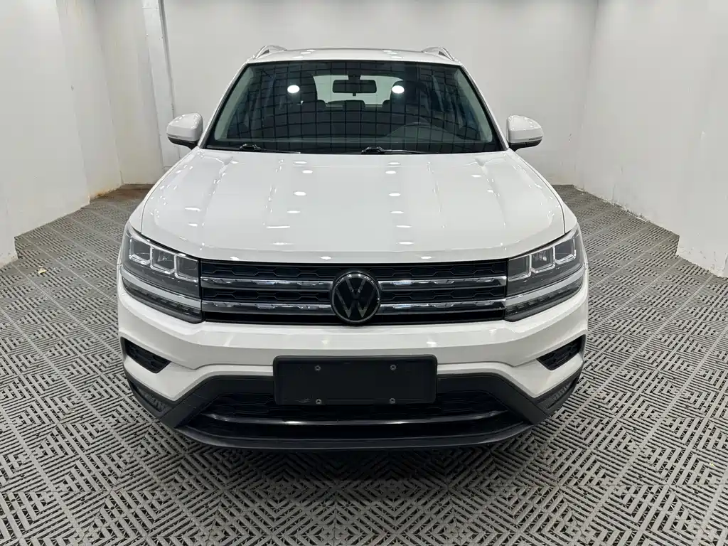 Volkswagen Tharu — миниатюра 2