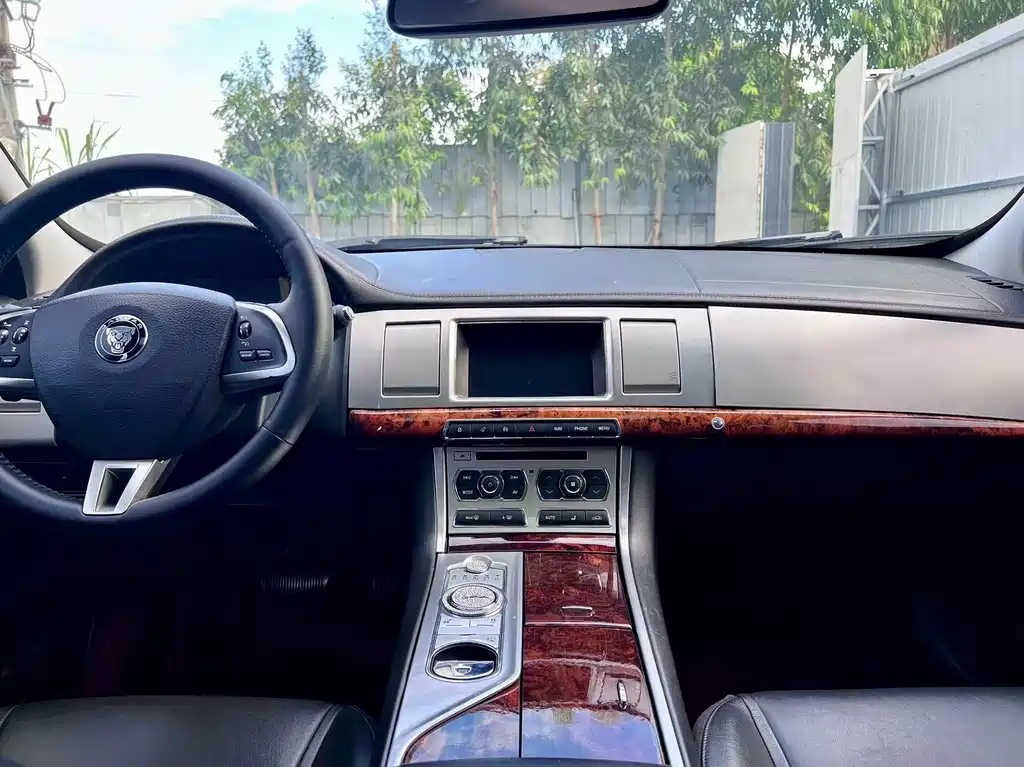 Jaguar XF — миниатюра 11