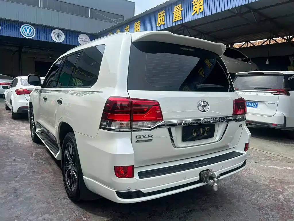 Toyota Land Cruiser — миниатюра 6