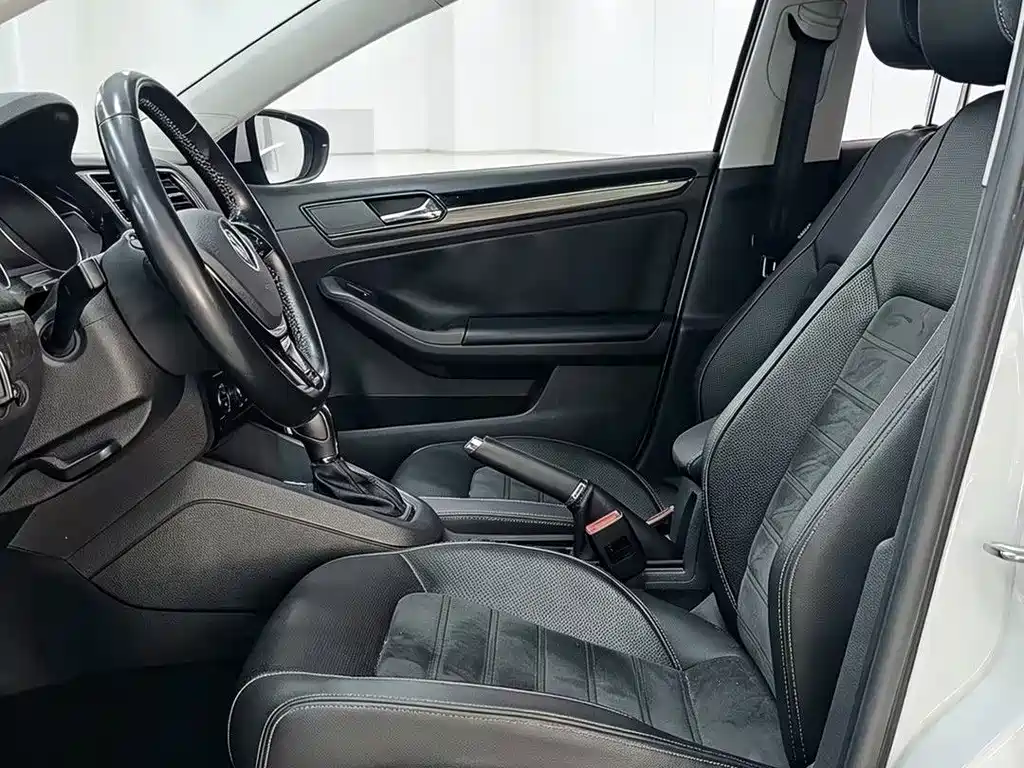 Volkswagen Sagitar — миниатюра 5
