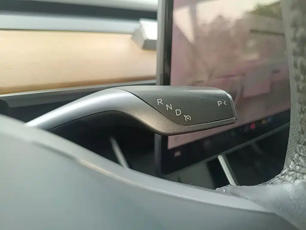 Tesla Model 3 — миниатюра 14