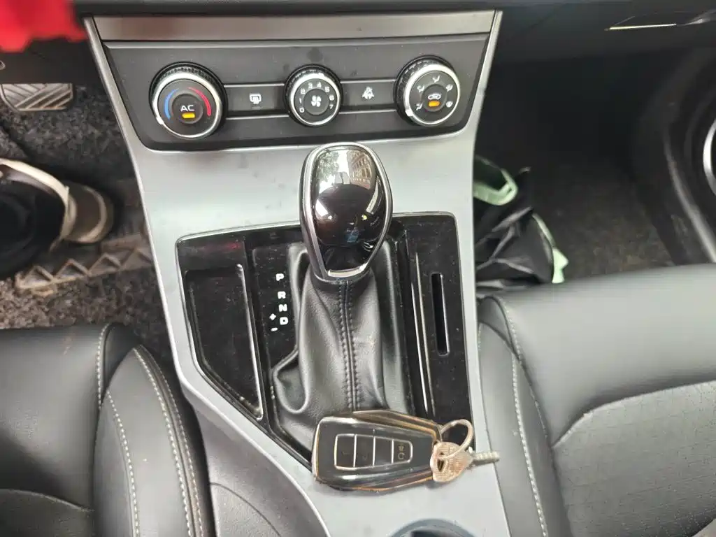 Geely Emgrand — миниатюра 15