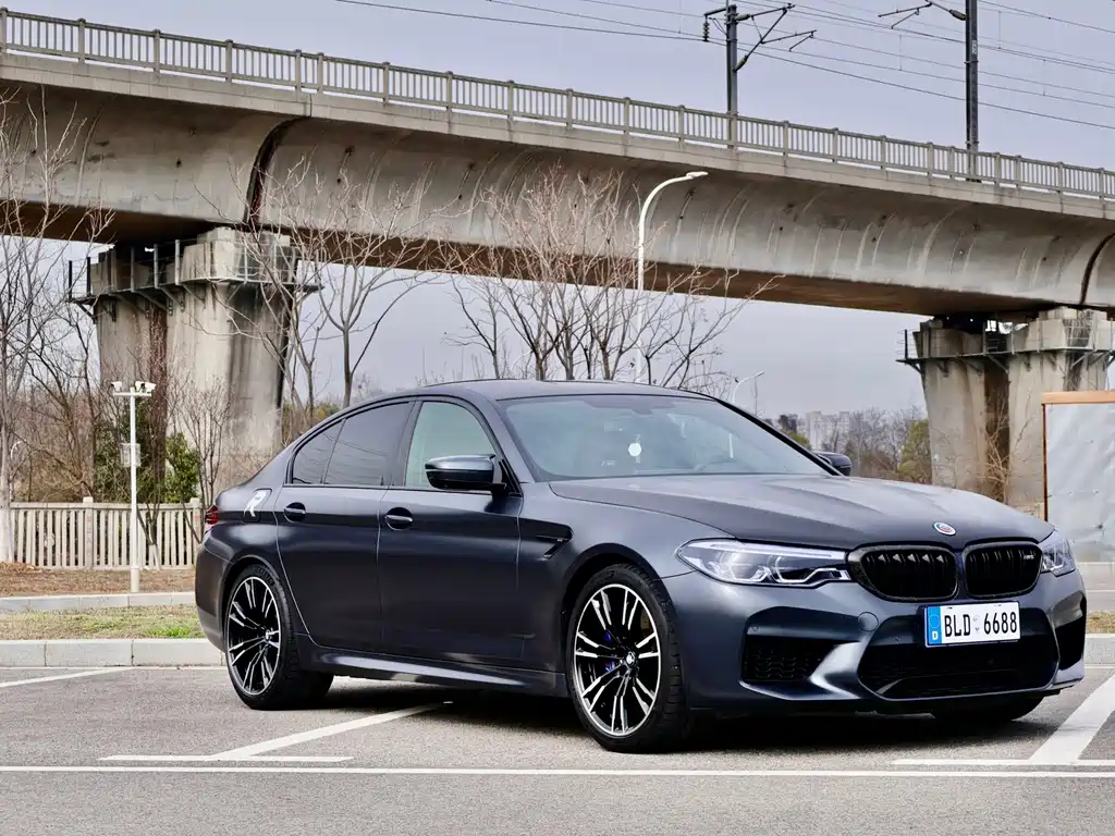 BMW M5