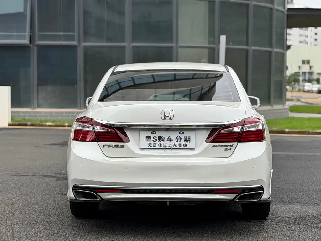 Honda Accord — миниатюра 8