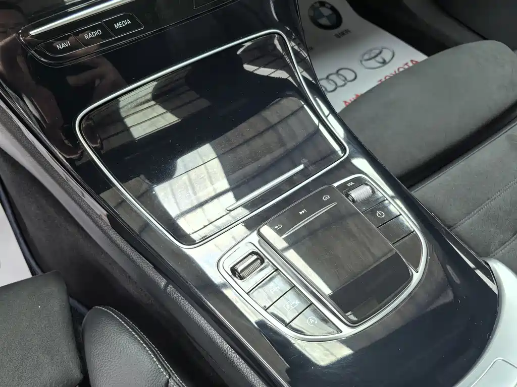 Mercedes-Benz C-Class — миниатюра 8