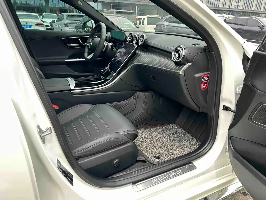 Mercedes-Benz C-Class — миниатюра 9