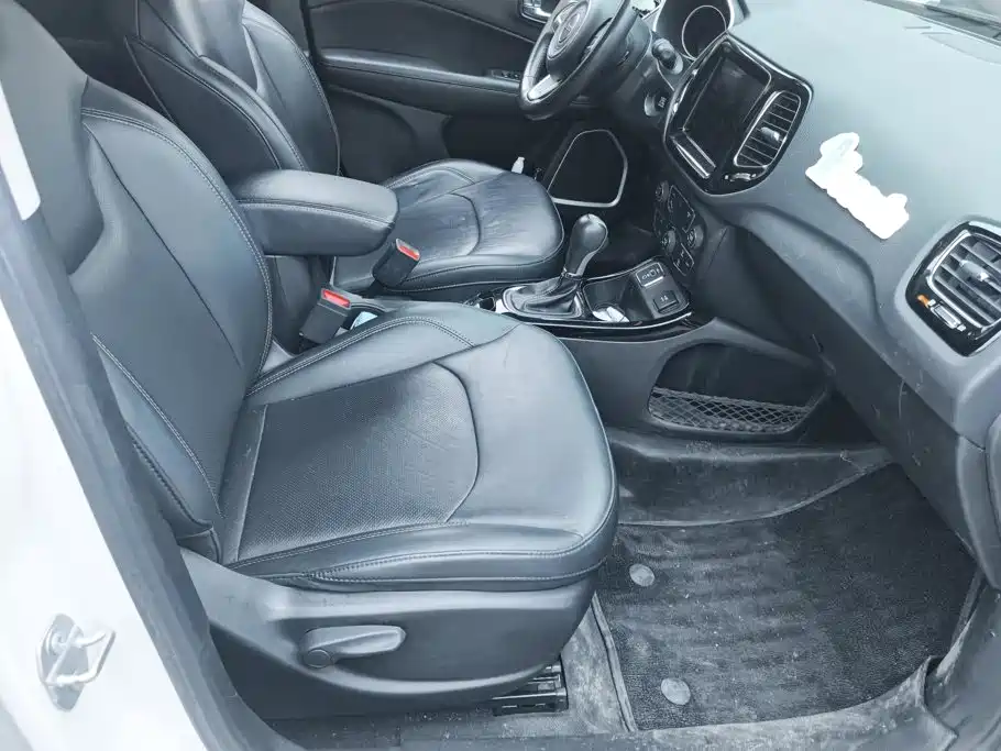 Jeep Compass — миниатюра 8