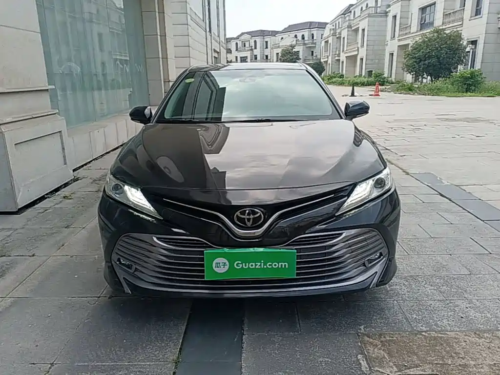 Toyota Camry — миниатюра 3