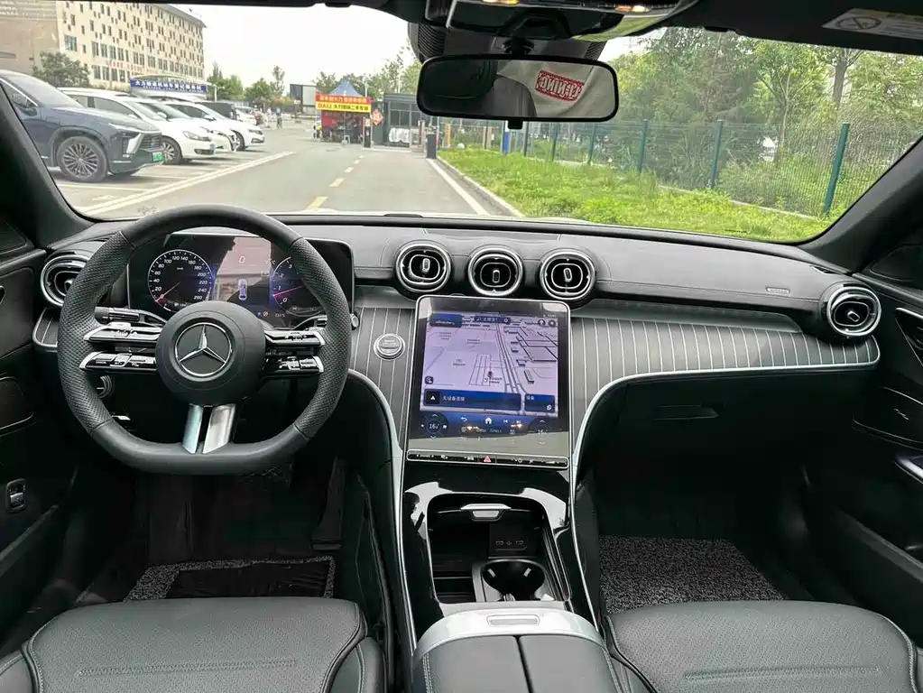 Mercedes-Benz C-Class — миниатюра 4