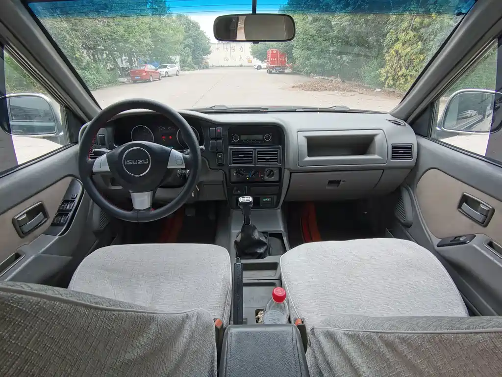 Isuzu Pickup — миниатюра 15