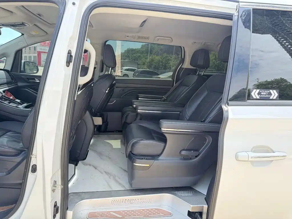GAC Motor Trumpchi M8 — миниатюра 4