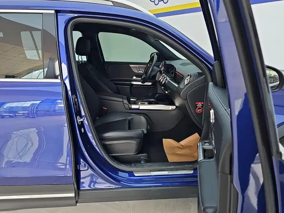 Mercedes-Benz GLB — миниатюра 8