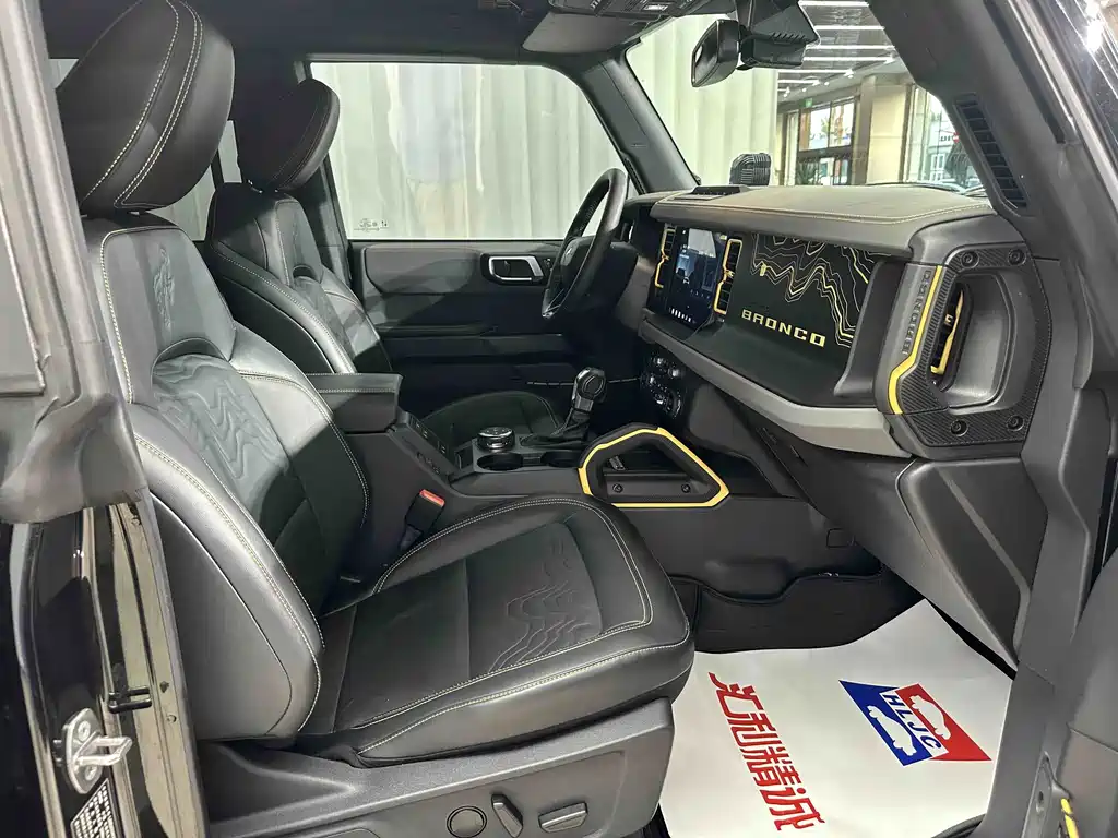 Ford Bronco — миниатюра 16