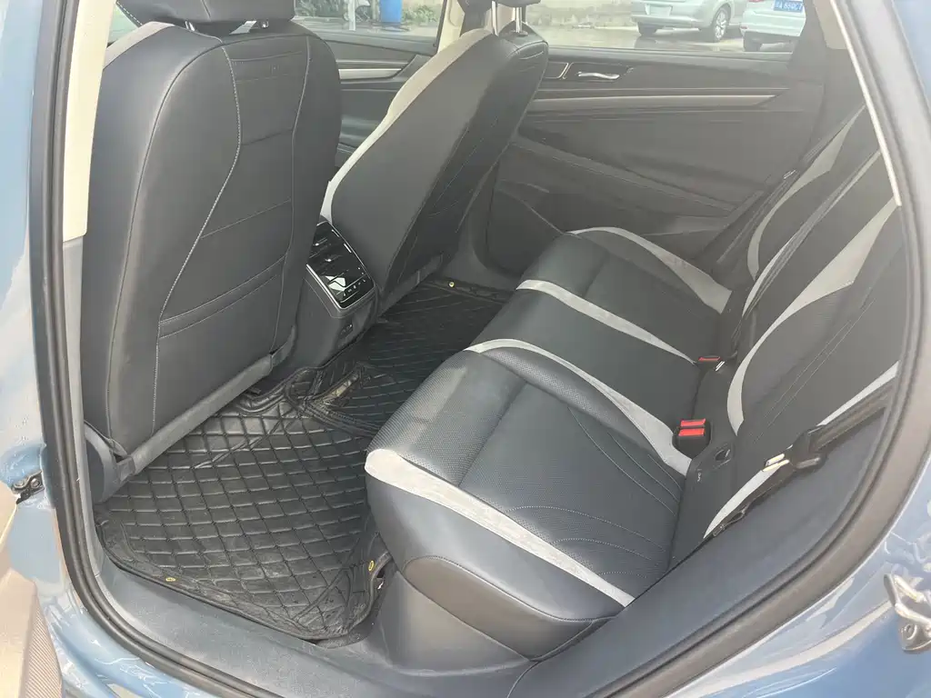 VOLKSWAGEN ID.7 VIZZION