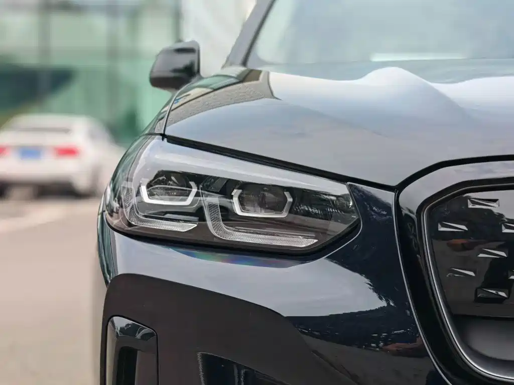 BMW iX3 — миниатюра 7