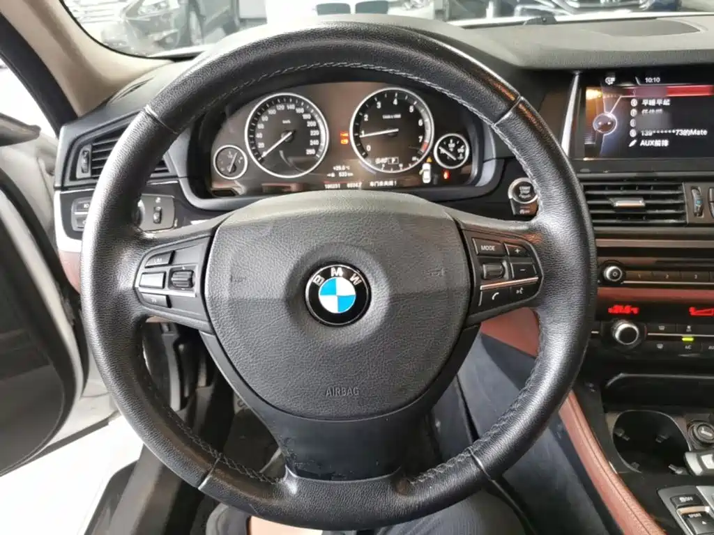 BMW 5 Series — миниатюра 11