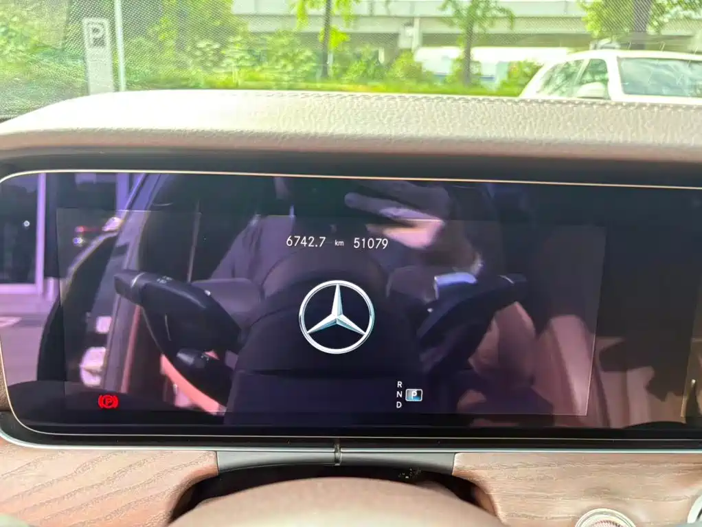 Mercedes-Benz E-Class — миниатюра 22