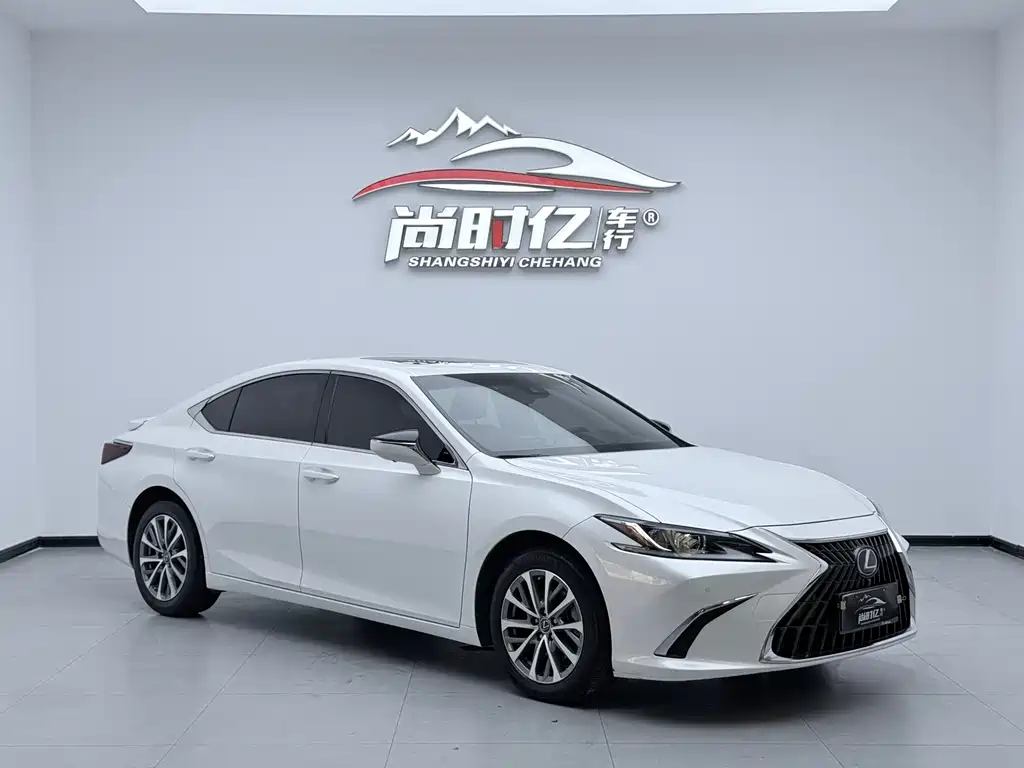 Lexus ES 2023 200