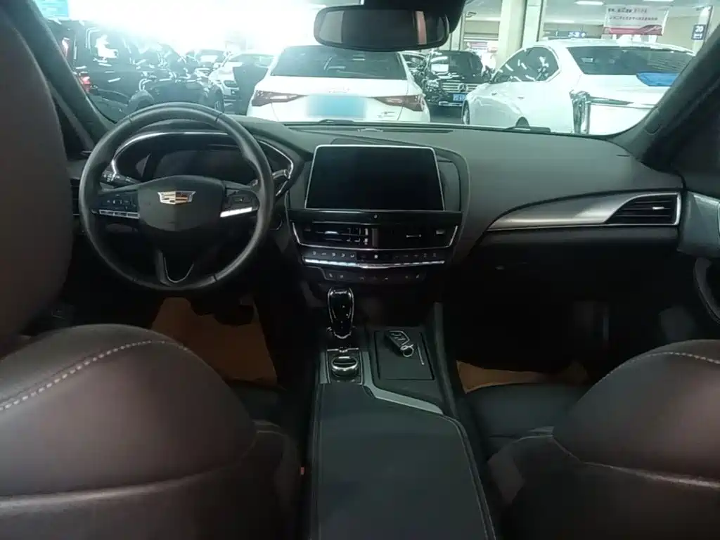Cadillac CT5 — миниатюра 10