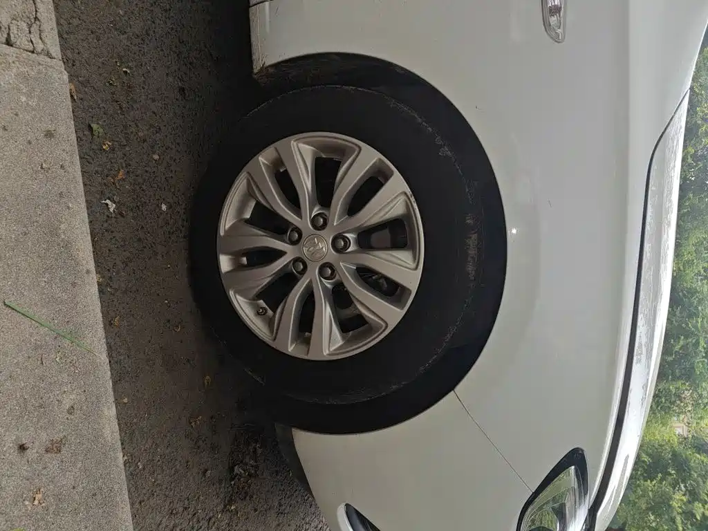 Buick Excelle — миниатюра 8