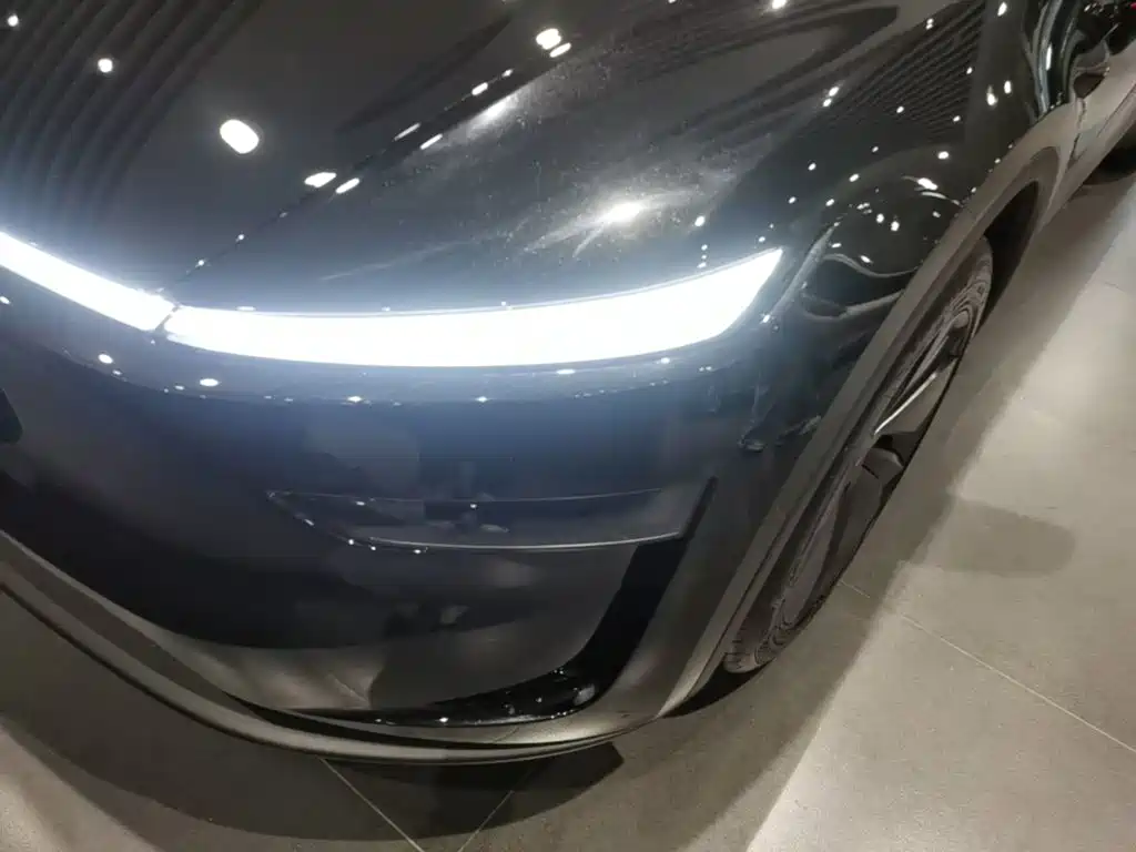 Tesla Model Y — миниатюра 24